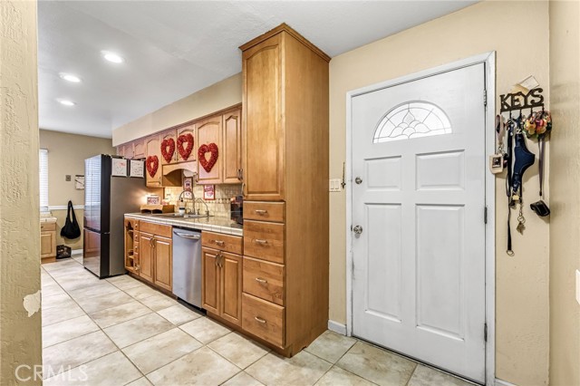 Detail Gallery Image 4 of 25 For 3849 N Stanford, Fresno,  CA 93727 - 3 Beds | 2 Baths