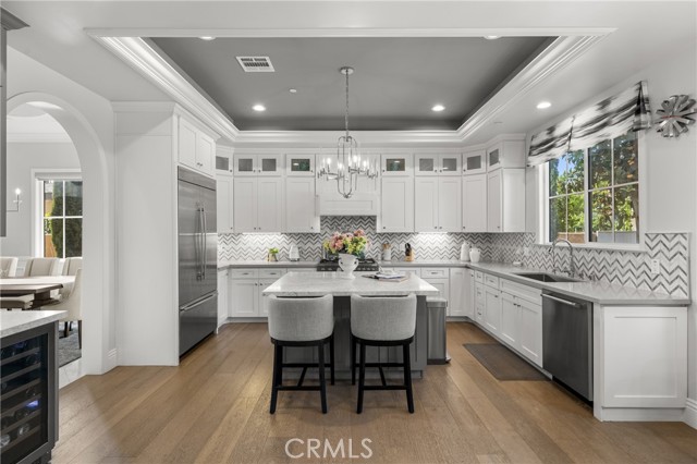 Image 13 of 47 For 6247 Ivar  