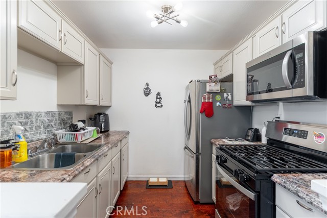 Detail Gallery Image 5 of 24 For 1650 S Campus #12,  Ontario,  CA 91761 - 2 Beds | 2 Baths