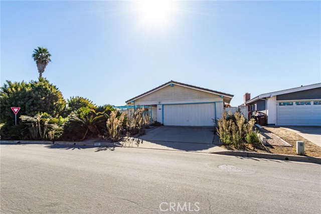 4101 Calle Mayo, San Clemente CA: https://media.crmls.org/medias/4a3d6866-88de-4afc-aed3-241d869d1513.jpg