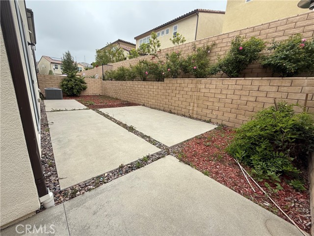 19256 Merryweather Drive, Canyon Country CA: https://media.crmls.org/medias/4a3d81c8-9fc9-47ac-a660-cde21253113b.jpg
