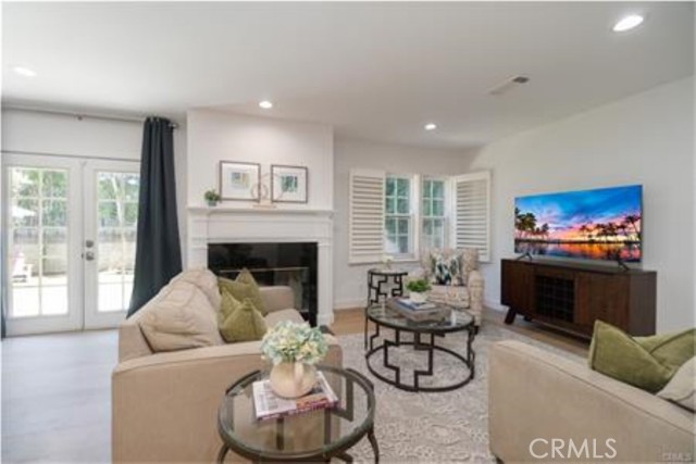 Detail Gallery Image 1 of 45 For 5840 White Oak Ave, Encino,  CA 91316 - 3 Beds | 2 Baths