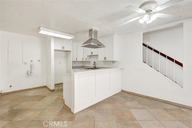 Detail Gallery Image 8 of 39 For 7033 Stewart and Gray Rd #24,  Downey,  CA 90241 - 2 Beds | 2 Baths