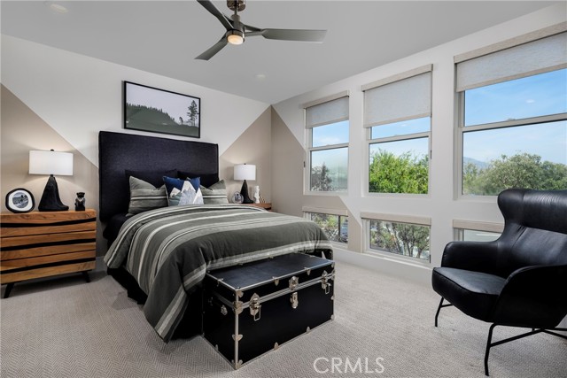 Detail Gallery Image 13 of 16 For 169 Apron, Irvine,  CA 92618 - 5 Beds | 5 Baths