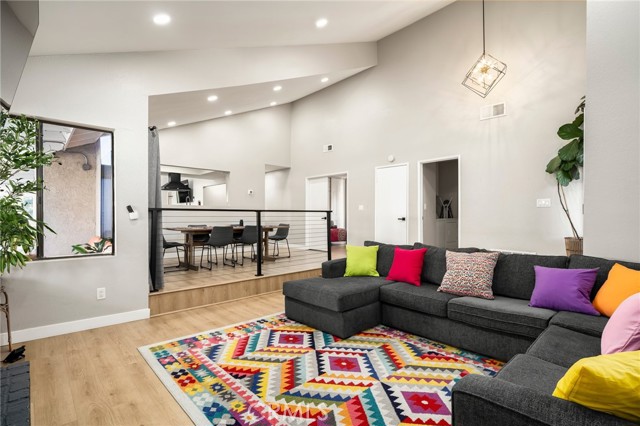 Detail Gallery Image 6 of 32 For 1128 Dawn Ridge Way, Covina,  CA 91724 - 3 Beds | 2 Baths