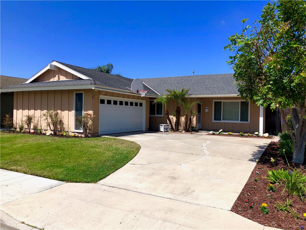 17771 Quintana Ln, Huntington Beach, CA 92647