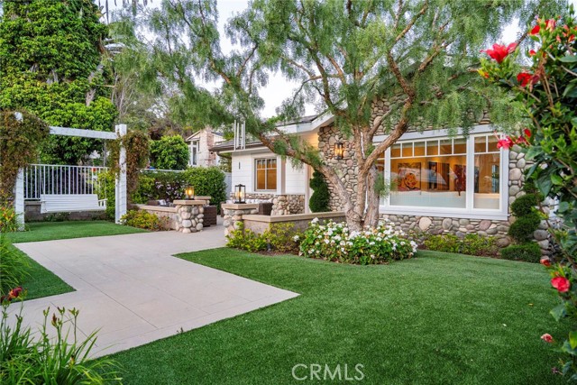 461 Poplar Street, Laguna Beach CA: https://media.crmls.org/medias/4a3fa60e-6e21-479f-b0fa-0d0ef50c03be.jpg