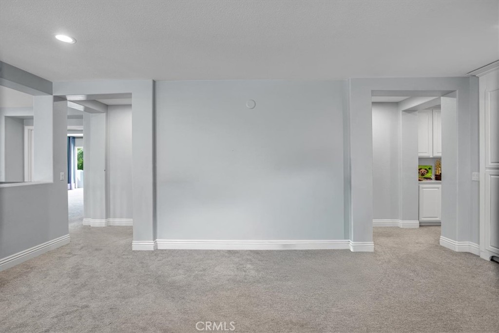 https://media.crmls.org/medias/4a3fc5ef-5ecb-45f0-8594-4fc2ad8f94f5.jpg?preset=X-Large