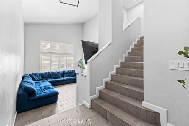 Detail Gallery Image 6 of 59 For 823 Pathfinder Way, Corona,  CA 92878 - 3 Beds | 2/1 Baths