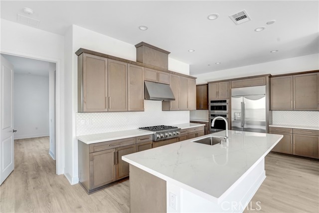 27422 Creekwood Lane, Valencia CA: https://media.crmls.org/medias/4a401a76-6d85-4bab-920b-2914964775dc.jpg