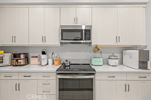 Detail Gallery Image 8 of 33 For 2827 Lily Ln, El Monte,  CA 91733 - 2 Beds | 2/1 Baths