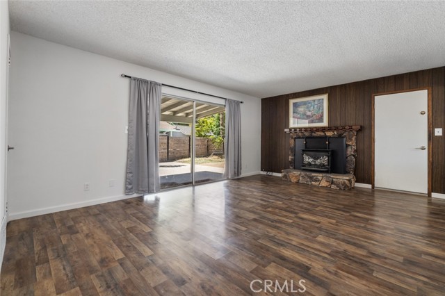 1920 E Orangeburg Avenue, Modesto CA: https://media.crmls.org/medias/4a4048a9-a55a-4353-8e8f-eb615e278e07.jpg