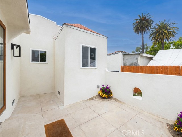 Detail Gallery Image 3 of 39 For 3816 W 30th St, Los Angeles,  CA 90016 - 3 Beds | 2 Baths
