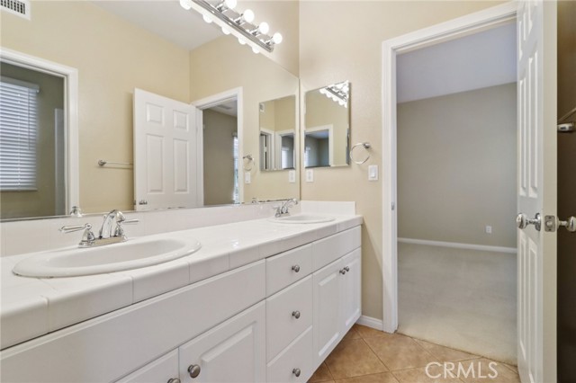 27 Antique Rose, Irvine CA: https://media.crmls.org/medias/4a41d89c-3500-410d-95db-1cf3538a1d49.jpg