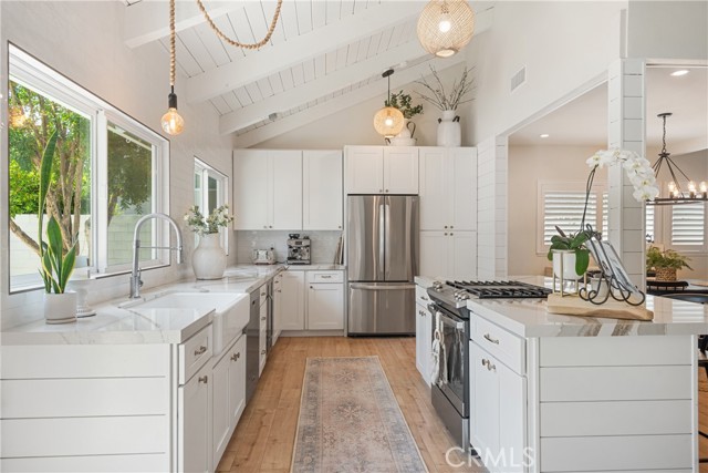 Detail Gallery Image 20 of 61 For 13822 Henstridge Cir, Tustin,  CA 92780 - 4 Beds | 3 Baths
