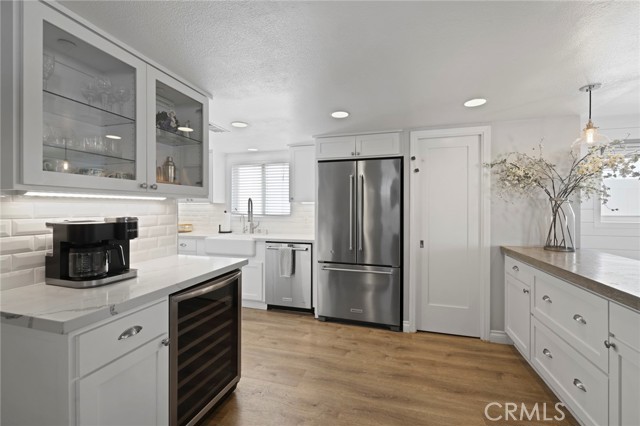Detail Gallery Image 10 of 46 For 412 Colton St, Newport Beach,  CA 92663 - 4 Beds | 3 Baths