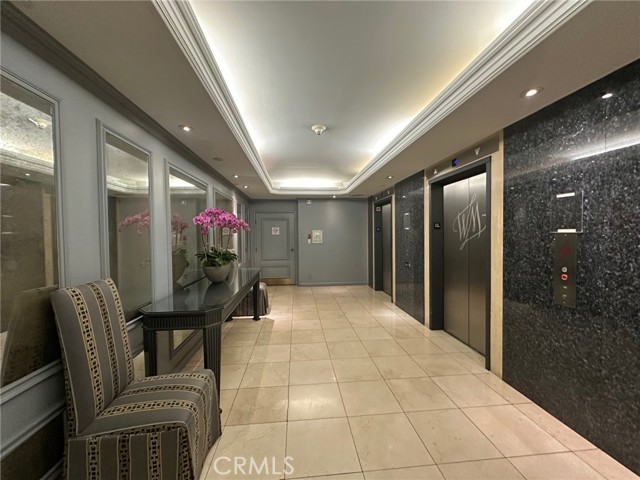 Detail Gallery Image 45 of 49 For 10660 Wilshire Bld #407,  Los Angeles,  CA 90024 - 1 Beds | 2 Baths