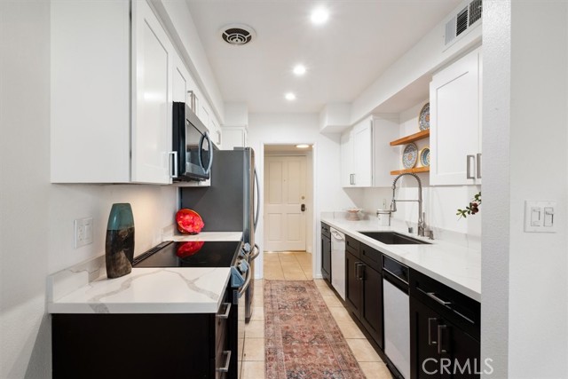 Detail Gallery Image 9 of 19 For 4487 Colbath #101,  Sherman Oaks,  CA 91423 - 1 Beds | 1 Baths