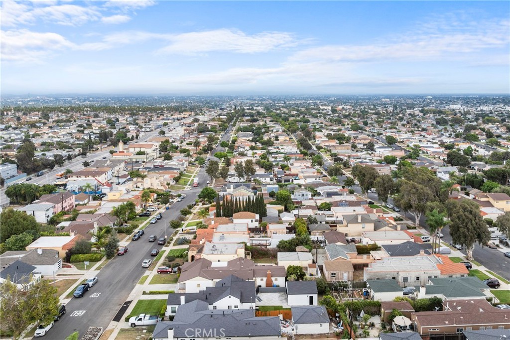 https://media.crmls.org/medias/4a44243a-d12b-416c-b8cd-c66fceea2cd9.jpg?preset=X-Large