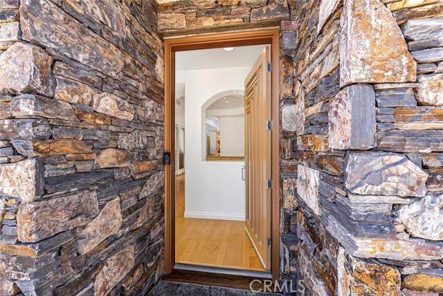 Detail Gallery Image 5 of 42 For 119 Opal Ave, Newport Beach,  CA 92662 - 3 Beds | 2/1 Baths