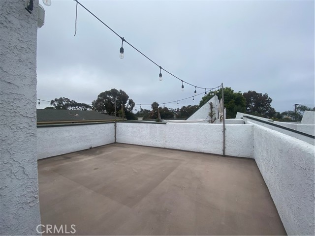 Detail Gallery Image 17 of 21 For 404 N Broadway #5,  Redondo Beach,  CA 90277 - 2 Beds | 1/1 Baths