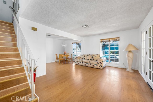 7422 Hazeltine Avenue, 12 photo 5