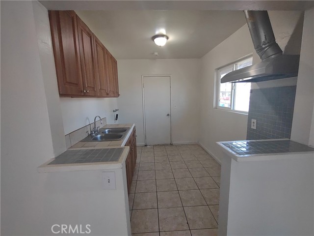 Detail Gallery Image 6 of 11 For 1685 S Reservoir St, Pomona,  CA 91766 - 2 Beds | 1 Baths