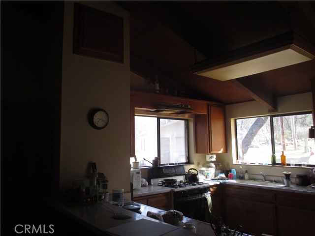 15 Hide A Way Road, Oroville CA: https://media.crmls.org/medias/4a45eaf6-d0c6-4c1f-85b3-3f693660ab26.jpg