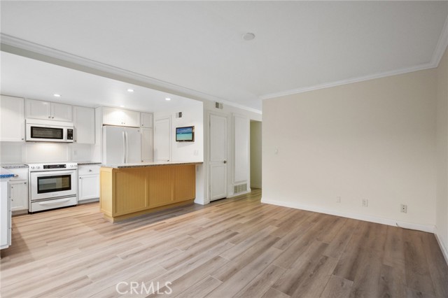 Detail Gallery Image 9 of 37 For 2279 Stonewood Ct, San Pedro,  CA 90732 - 3 Beds | 2/1 Baths