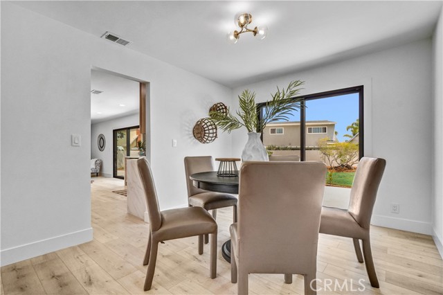 Detail Gallery Image 11 of 52 For 5231 Los Encantos Circle, La Palma,  CA 90623 - 5 Beds | 3 Baths