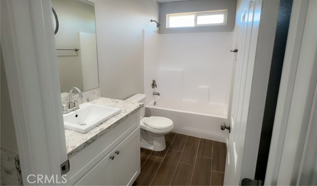 17995 Seaforth Street, Hesperia CA: https://media.crmls.org/medias/4a473637-1304-4945-89ca-463c6c33e2d1.jpg