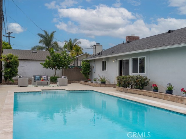 3340 Hillrose Dr, Rossmoor CA: https://media.crmls.org/medias/4a475798-fc9a-4323-9ac1-4563c12c6498.jpg