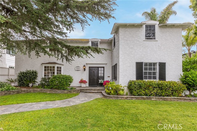 Detail Gallery Image 3 of 70 For 4225 Myrtle Ave, Long Beach,  CA 90807 - 5 Beds | 3/1 Baths