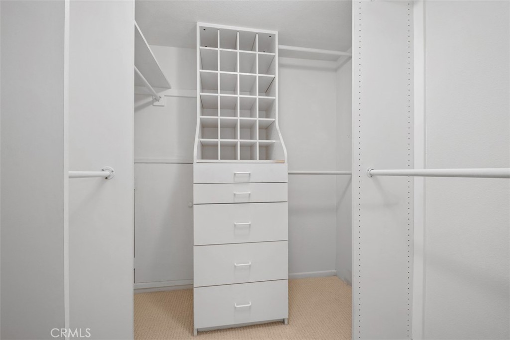 https://media.crmls.org/medias/4a4786db-c197-46e1-8793-4046740f019b.jpg?preset=X-Large