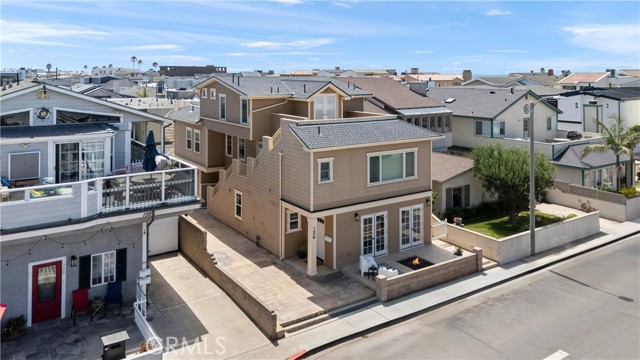 Detail Gallery Image 30 of 36 For 126 47th Street #1,  Newport Beach,  CA 92663 - 3 Beds | 2/1 Baths
