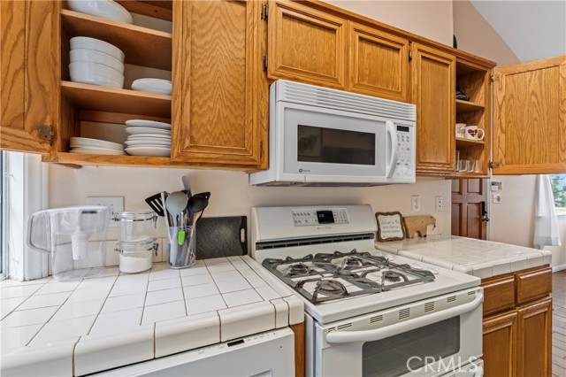 Detail Gallery Image 7 of 39 For 1285 Yukon Dr, Lake Arrowhead,  CA 92352 - 3 Beds | 2/1 Baths