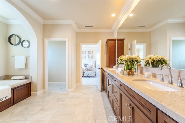 Detail Gallery Image 36 of 54 For 65 Rolling, Irvine,  CA 92620 - 4 Beds | 4/1 Baths