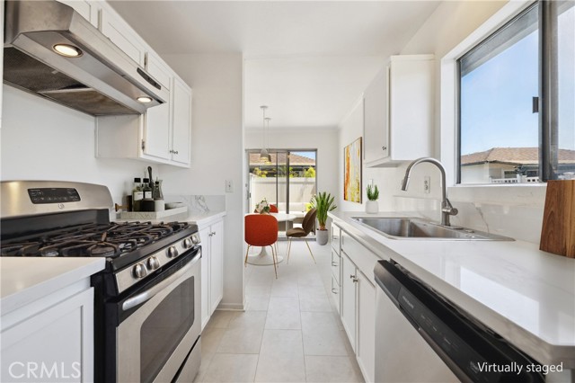 Detail Gallery Image 6 of 48 For 23320 Western Ave #D,  Harbor City,  CA 90710 - 3 Beds | 2 Baths