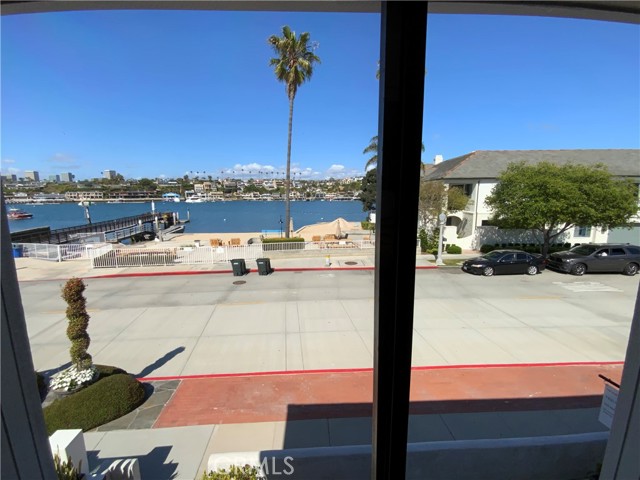 Detail Gallery Image 17 of 57 For 2137 Channel Rd, Newport Beach,  CA 92661 - 4 Beds | 2/1 Baths