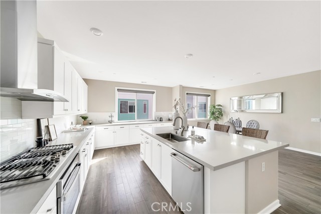 Detail Gallery Image 3 of 30 For 203 Bowery, Irvine,  CA 92612 - 3 Beds | 3 Baths