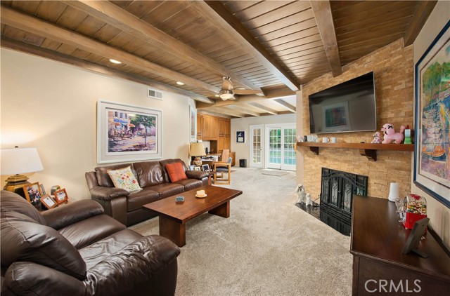 Detail Gallery Image 10 of 26 For 16534 Bosque Dr, Encino,  CA 91436 - 3 Beds | 2/1 Baths