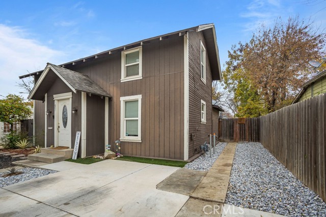 Detail Gallery Image 2 of 36 For 27 W 25th St, Merced,  CA 95340 - 3 Beds | 1 Baths