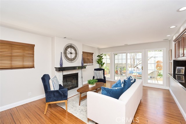 385 Park Avenue, Long Beach CA: https://media.crmls.org/medias/4a4d211d-c2e6-42c5-8b26-f0887443a1a7.jpg