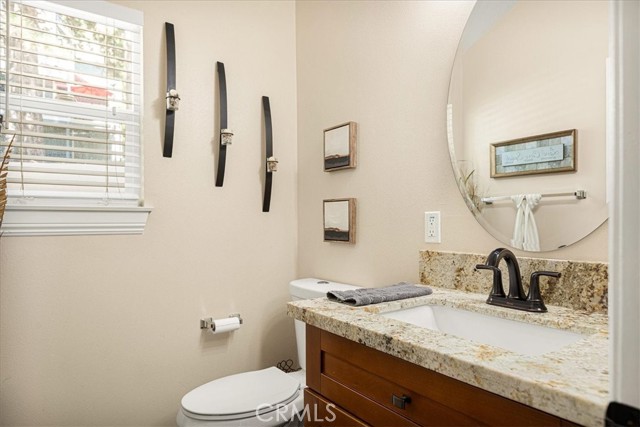 Detail Gallery Image 19 of 31 For 30964 Summit Dr, Running Springs,  CA 92382 - 3 Beds | 2/1 Baths