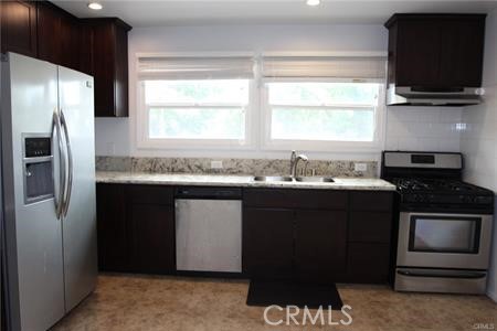 Detail Gallery Image 2 of 11 For 145 N Lincoln Ave #B,  Fullerton,  CA 92831 - 2 Beds | 2 Baths