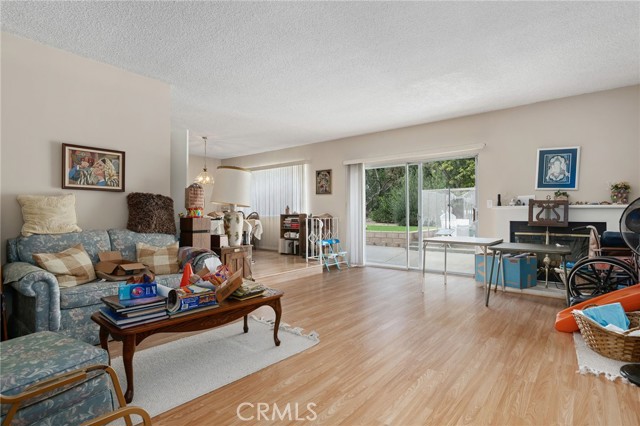 Detail Gallery Image 11 of 22 For 18937 Olympia, Porter Ranch,  CA 91326 - 4 Beds | 2/1 Baths