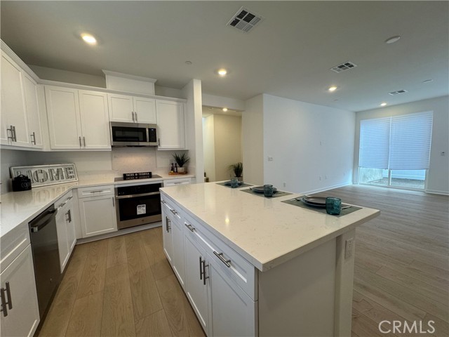 Detail Gallery Image 10 of 37 For 31379 Lolite Dr, Winchester,  CA 92596 - 3 Beds | 2/1 Baths