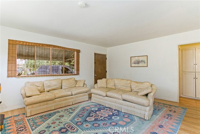 2234 Avalon Street, Costa Mesa CA: https://media.crmls.org/medias/4a4eb0c6-951c-402c-a245-7782fdc22be0.jpg