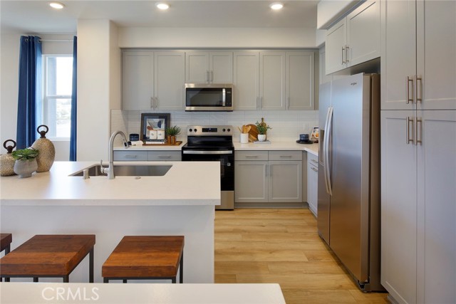 Detail Gallery Image 7 of 22 For 9529 Hannah Way, Riverside,  CA 92503 - 4 Beds | 4 Baths