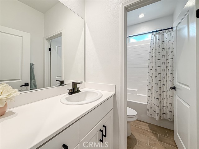 Detail Gallery Image 32 of 73 For 246 San Miguel Island Dr, Camarillo,  CA 93012 - 4 Beds | 2/1 Baths